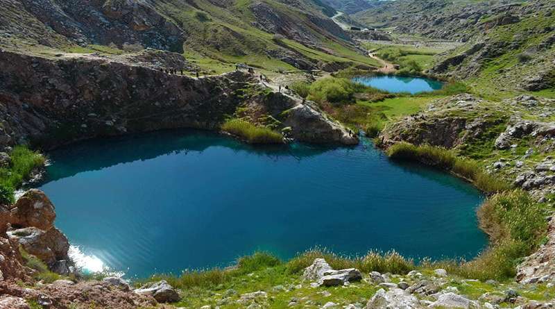 دریاچه دوقلو سیاه گاو ایلام با دو چشمون سیاه را با دیارگشت تجربه کنید